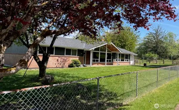 461 Fern Hill Road, Forks, WA 98331