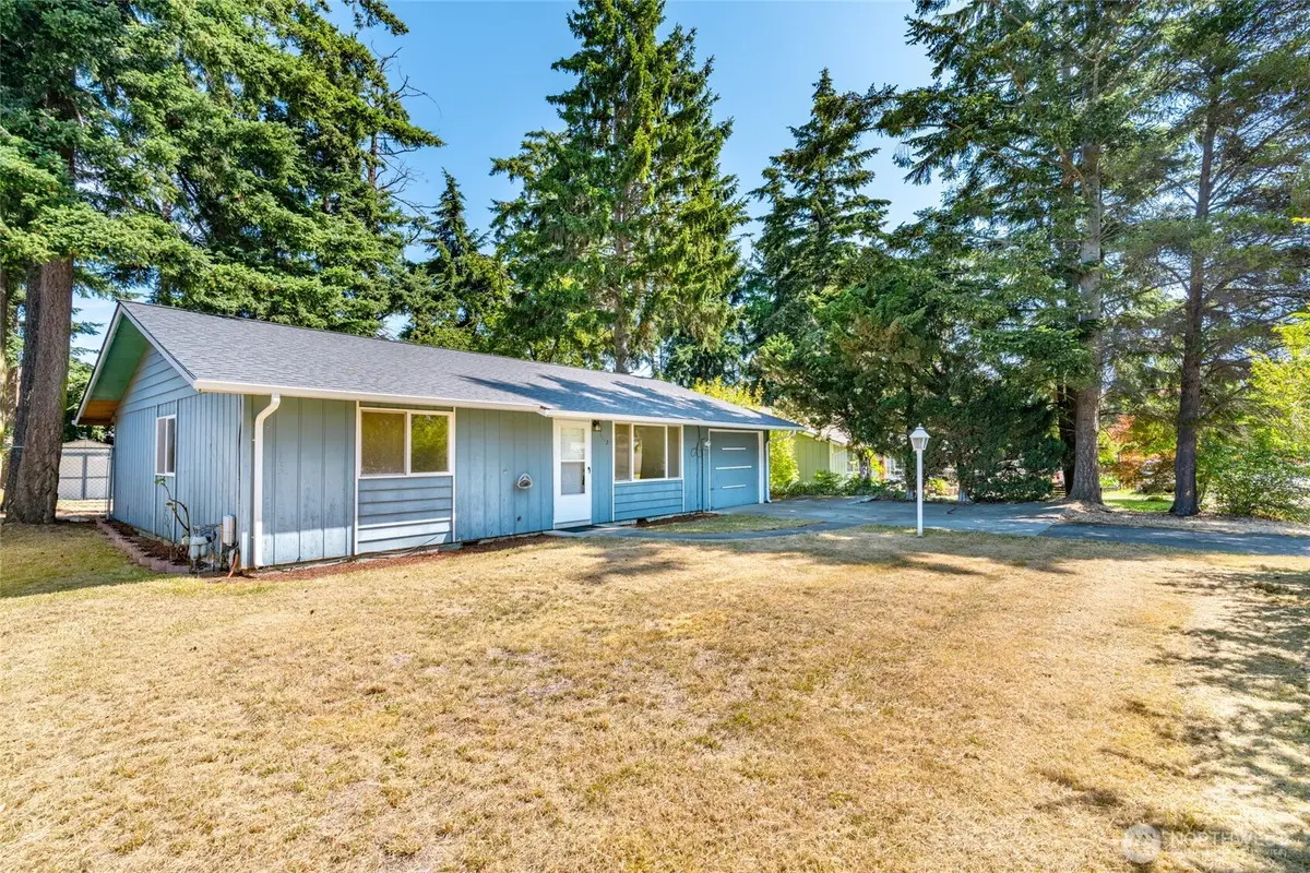 1112 Ridgeway Drive, Oak Harbor, WA 98277 - #1