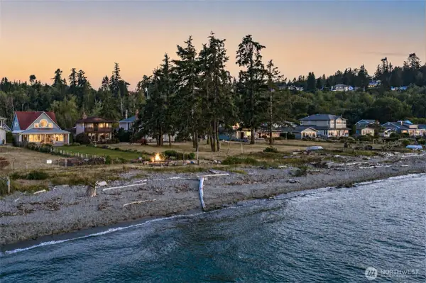 8656 NE Point No Point Road, Hansville, WA 98340