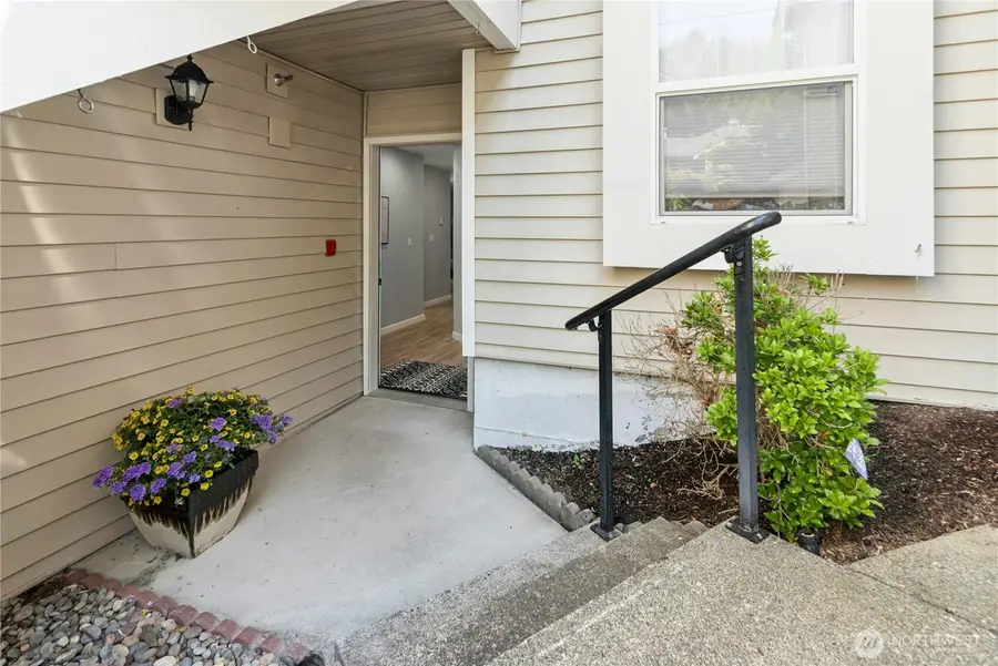 2300 Jefferson Avenue Ne #E121, Renton, WA 98056 - #2