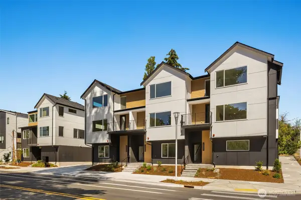 18000 10th Avenue Ne, Shoreline, WA 98155