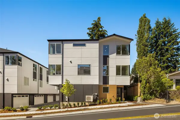 18002 10th Avenue Ne, Shoreline, WA 98155