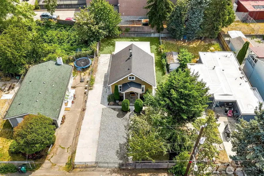 8632 45th Avenue S, Seattle, WA 98118 - #2