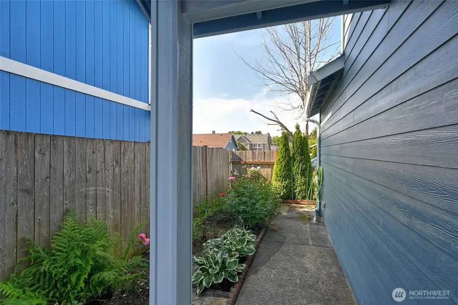 10523 7th Avenue W #8, Everett, WA 98204 - #3