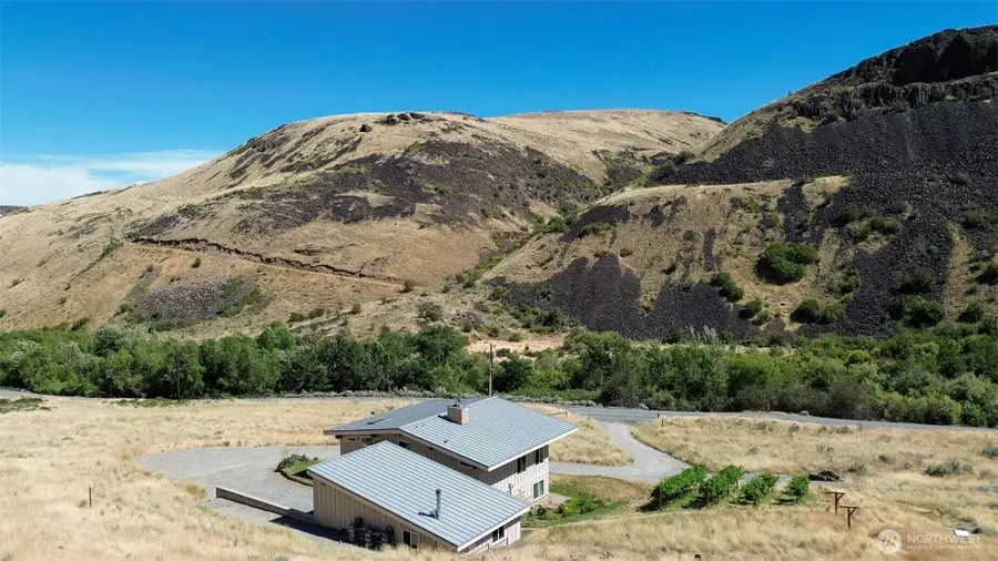 7400 Colockum Road, Malaga, WA 98828 - #2