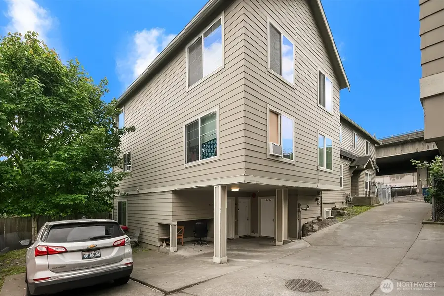 4218 Pasadena Place Ne, Seattle, WA 98105 - #2