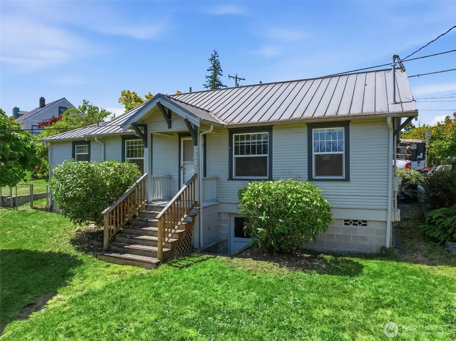 4417 Seahurst Avenue, Everett, WA 98203 - #2