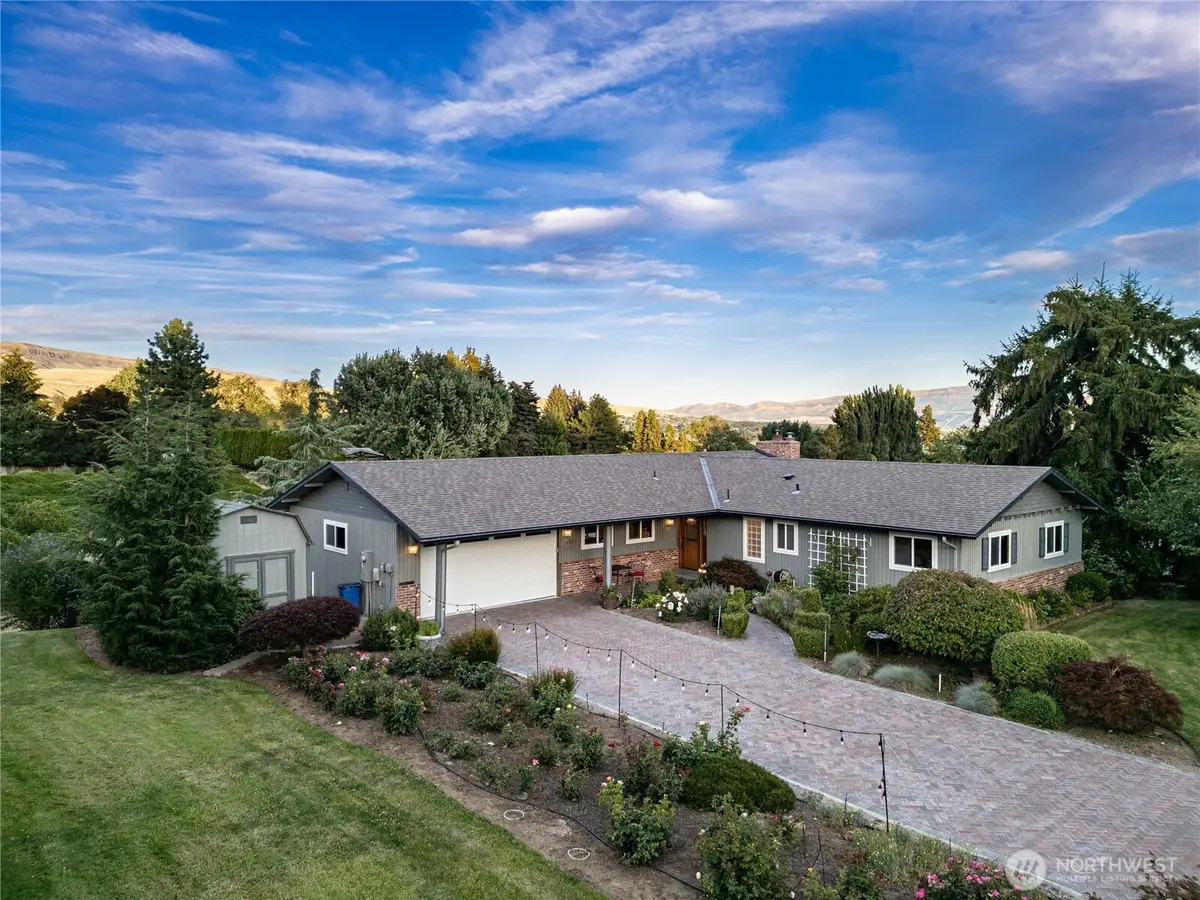 3275 Burch Mountain Road, Wenatchee, WA 98801 - #1