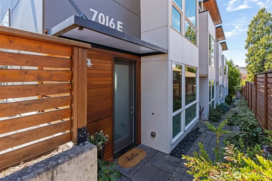 7016 California Avenue Sw #E, Seattle, WA 98136 - #2