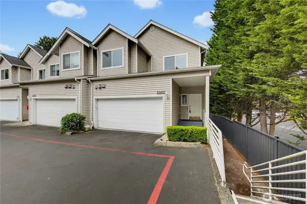 9729 26th Avenue Sw #404, Seattle, WA 98106