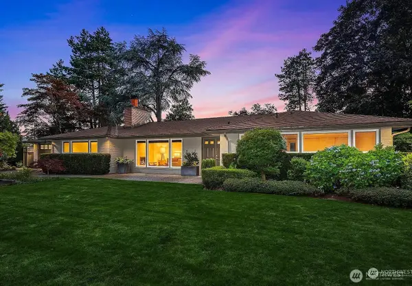 3001 Hunts Point Road, Bellevue, WA 98004