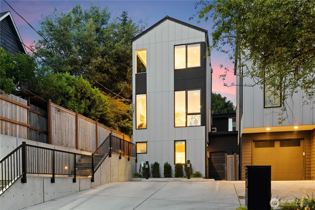 4218 Latona Avenue Ne #2, Seattle, WA 98105 - #1