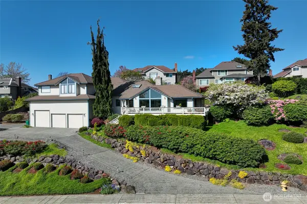 8211 128th Avenue Se, Newcastle, WA 98056
