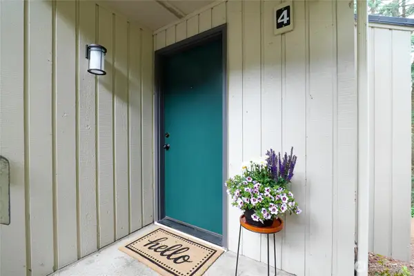3517 109th Place Ne #4, Bellevue, WA 98004