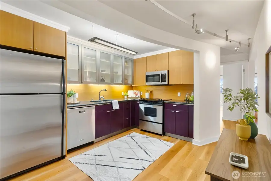 732 11th Avenue E #404, Seattle, WA 98102 - #3