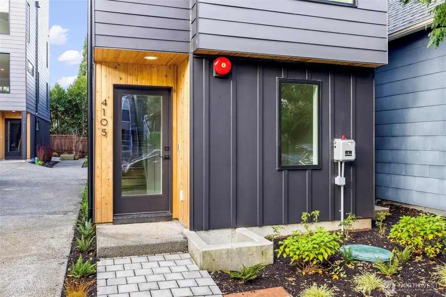 4105 25th Avenue Sw, Seattle, WA 98106 - #2