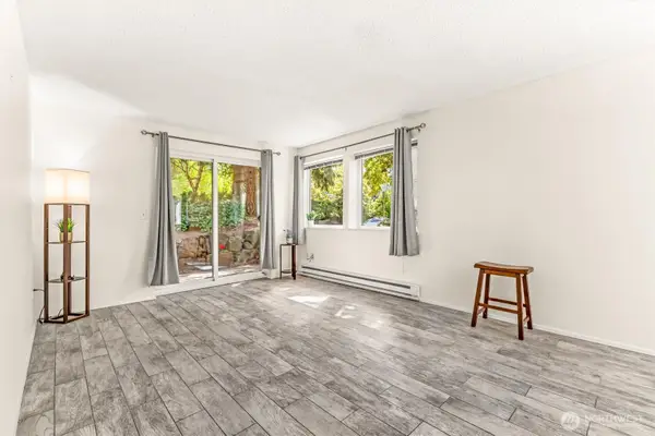 5912 California Avenue Sw #102, Seattle, WA 98136