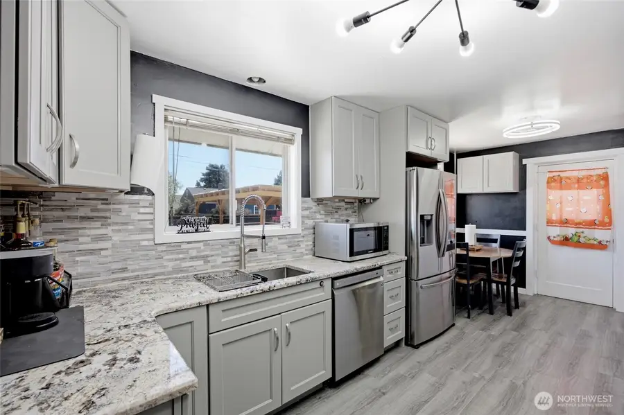 1218 SW D St, Ephrata, WA 98823 - #3