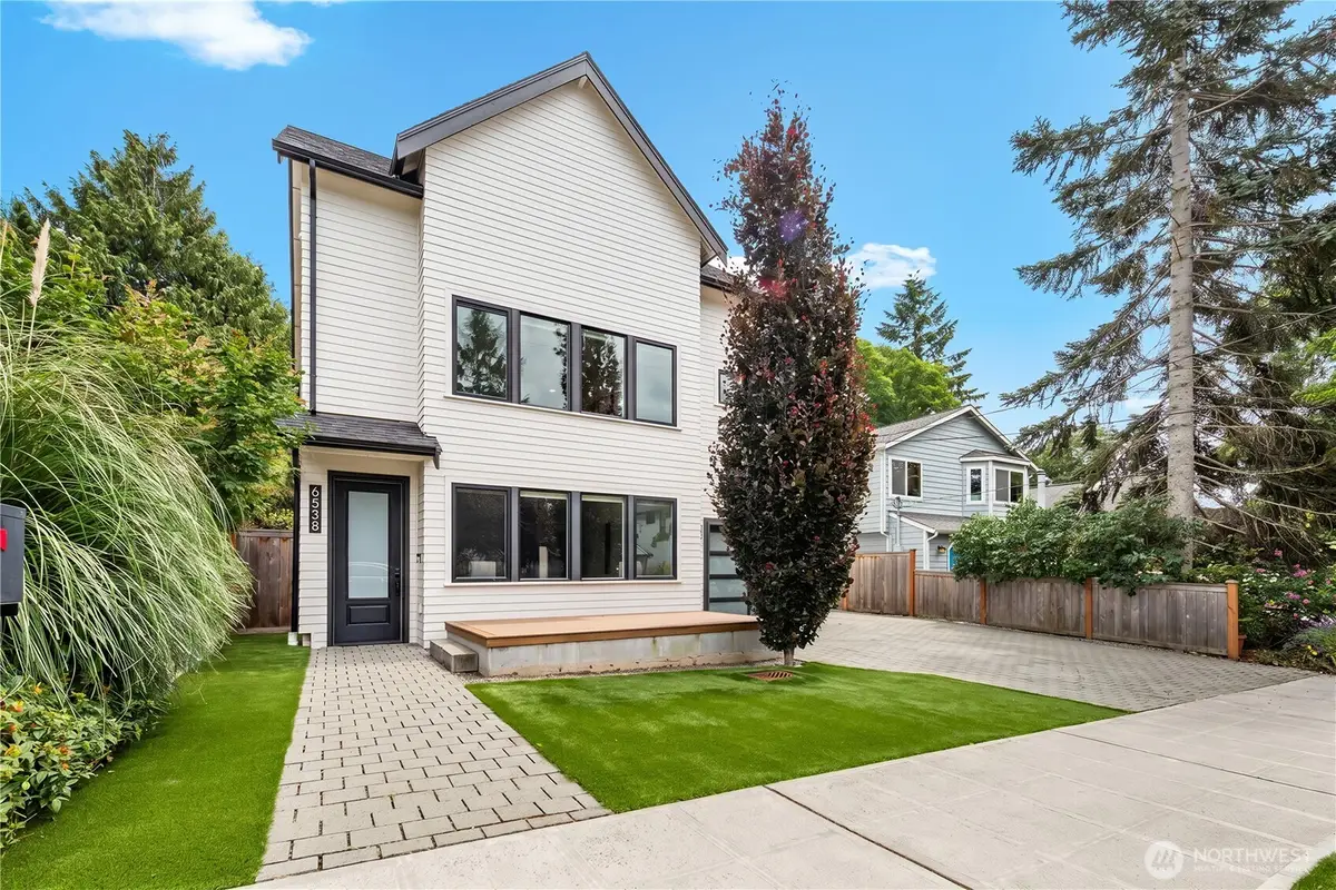 6538 11th Avenue Nw, Seattle, WA 98117 - #1