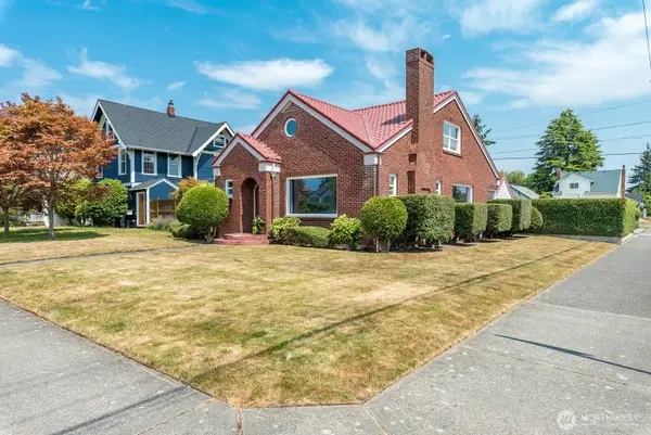 1831 Rucker Ave, Everett, WA 98201