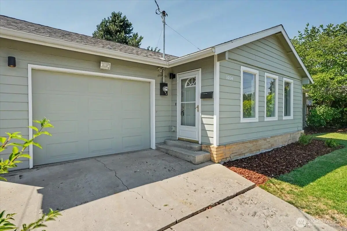1004 Vista Pl., Wenatchee, WA 98801 - #1