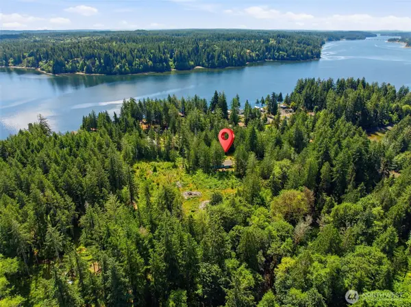 161 E Orchard Beach Road, Grapeview, WA 98546