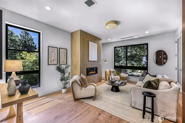 19215 77th Court Ne #101, Kenmore, WA 98028