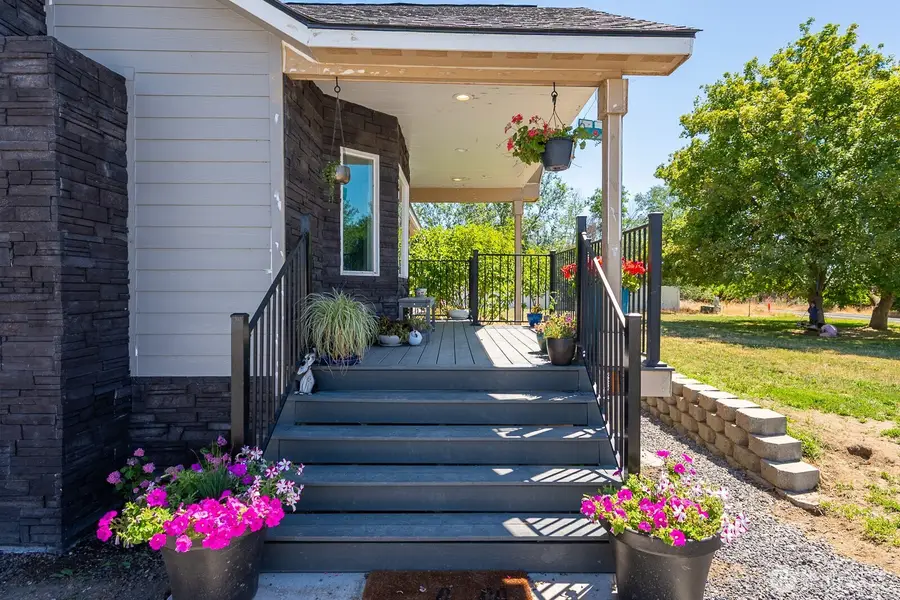 1400 E Nelson Road, Moses Lake, WA 98837 - #3