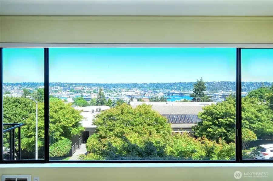3661 24th Place W #306, Seattle, WA 98199 - #2