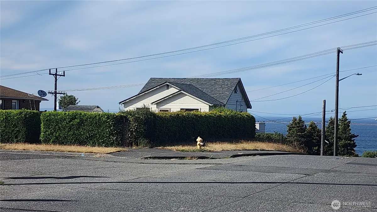 301 W 3rd St, Port Angeles, WA 98362 - #1