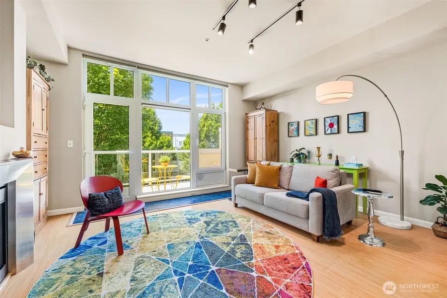 17 W Mercer Street #206, Seattle, WA 98119 - #2