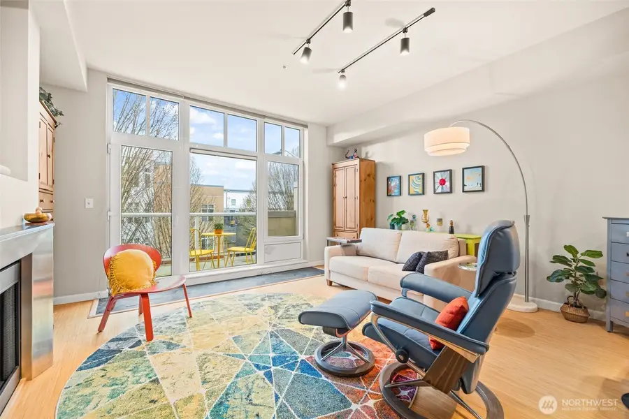 17 W Mercer Street #206, Seattle, WA 98119 - #3
