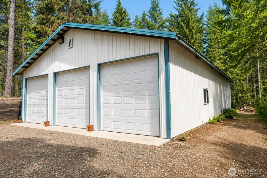 511 NE Lakeshore Drive N, Tahuya, WA 98588 - #3