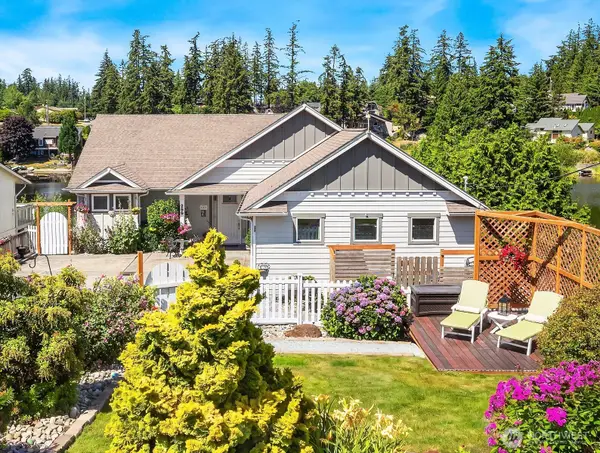 299 Lochwood Drive, Camano Island, WA 98282