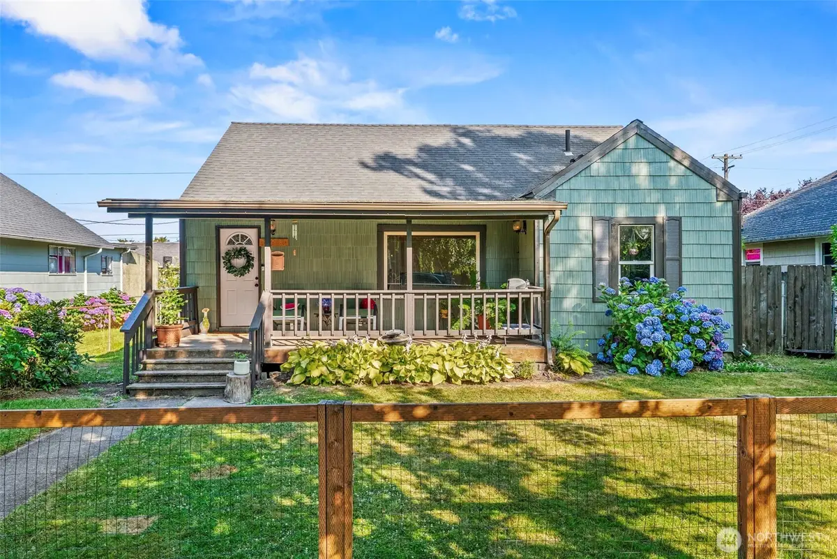 561 18th Avenue, Longview, WA 98632 - #1