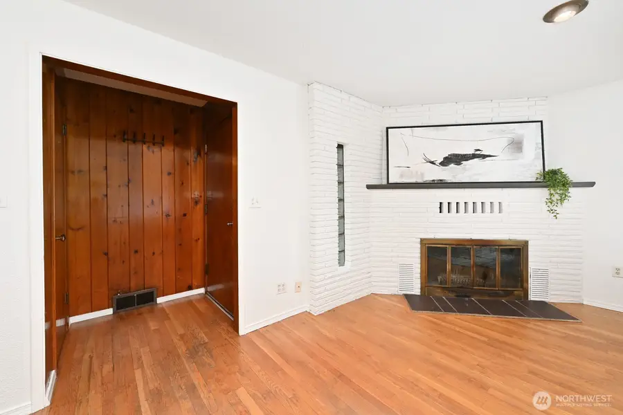 10625 17th Avenue Sw, Seattle, WA 98146 - #3