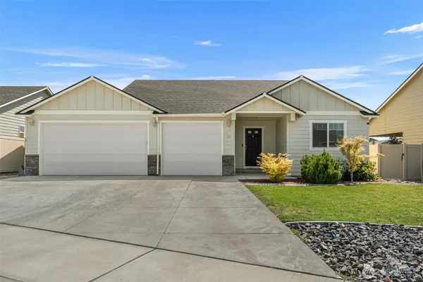 165 S Mystical Avenue, East Wenatchee, WA 98802