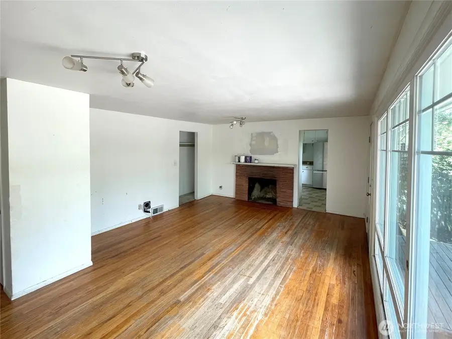 14301 Meridian Avenue N, Seattle, WA 98133 - #3