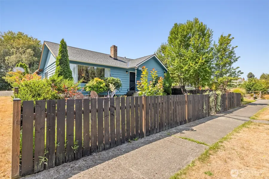424 W 4th Street, Port Angeles, WA 98362 - #2