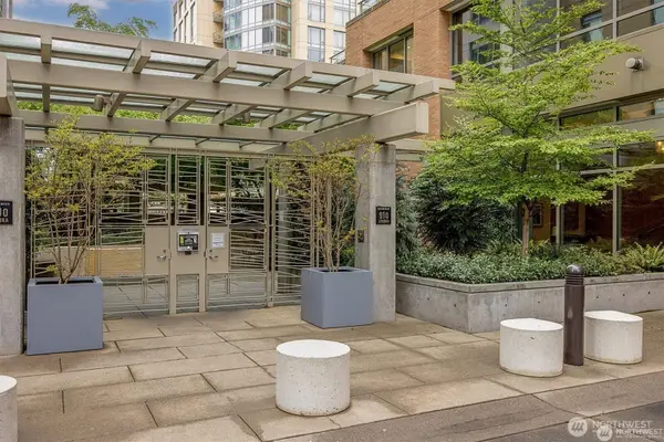 910 Lenora Street #S1004, Seattle, WA 98121