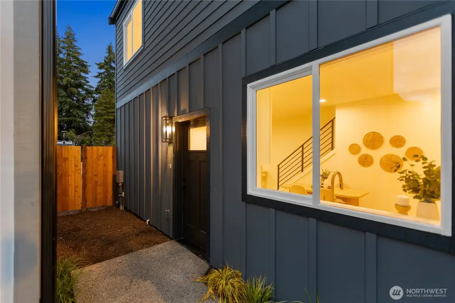 811 NE 125th Street #B, Seattle, WA 98125 - #2
