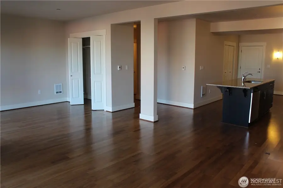 699 John St #414, Seattle, WA 98109 - #3