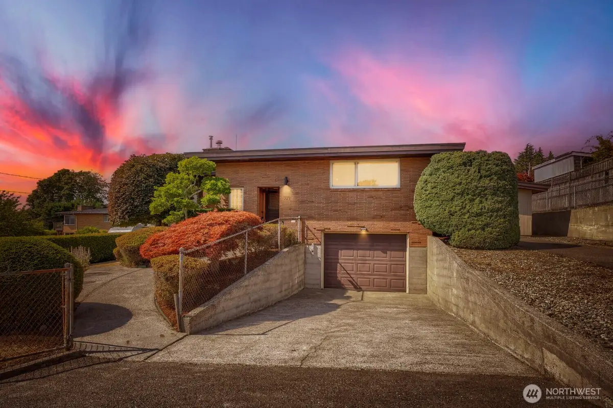 924 S 226th Place, Des Moines, WA 98198 - #1