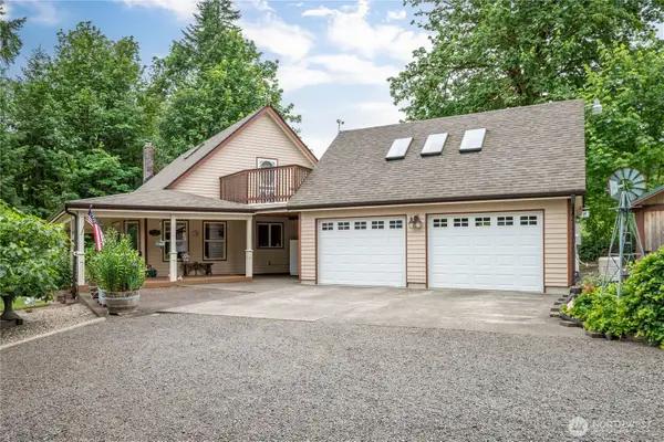 241 Growlers Gulch Road, Castle Rock, WA 98611