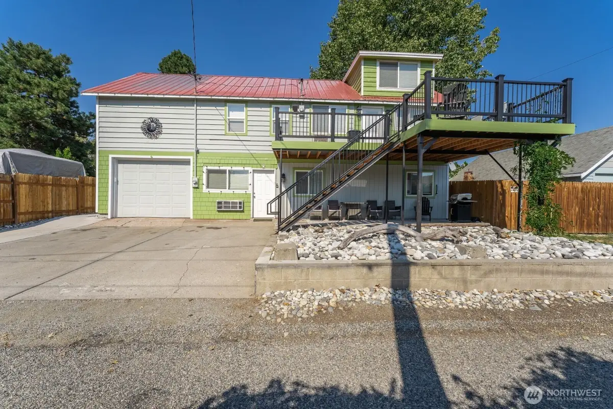 703 Boetzkes Avenue, Manson, WA 98831 - #1