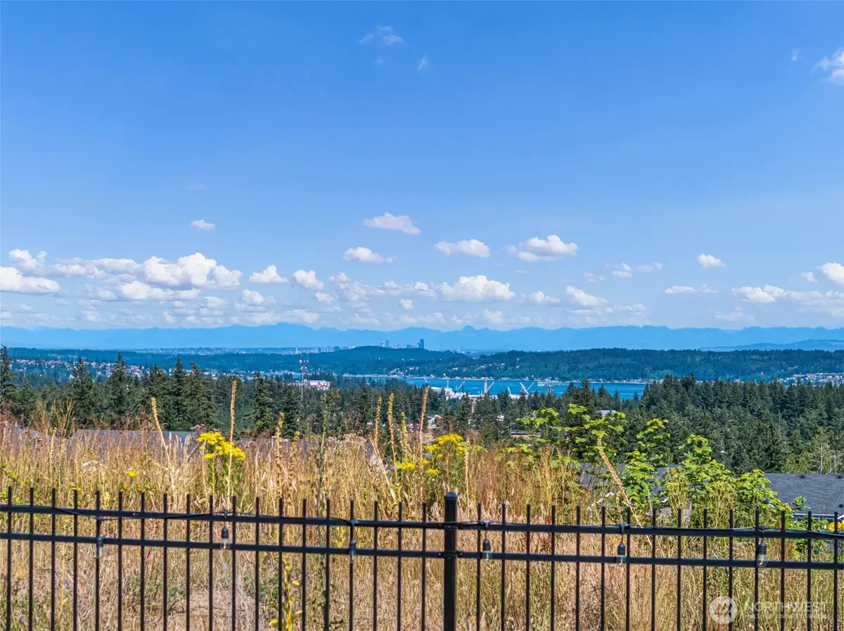 1379 Baker Heights Loop, Bremerton, WA 98312 - #1