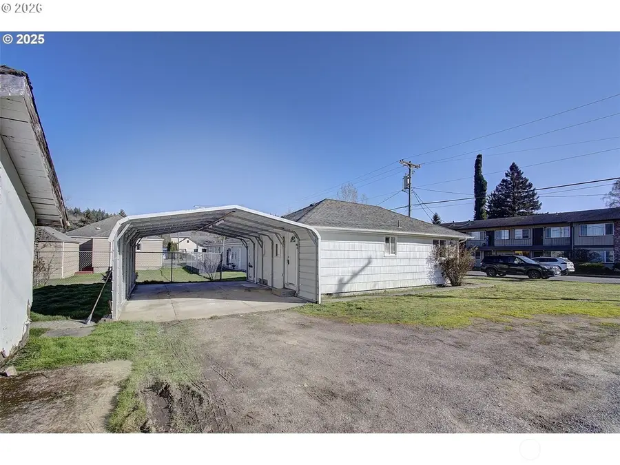 105 Redpath Street, Longview Kelso, WA 98675 - #2