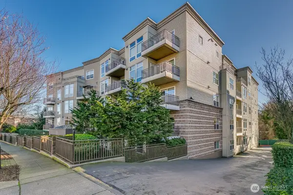 3221 SW Avalon Way #201, Seattle, WA 98126