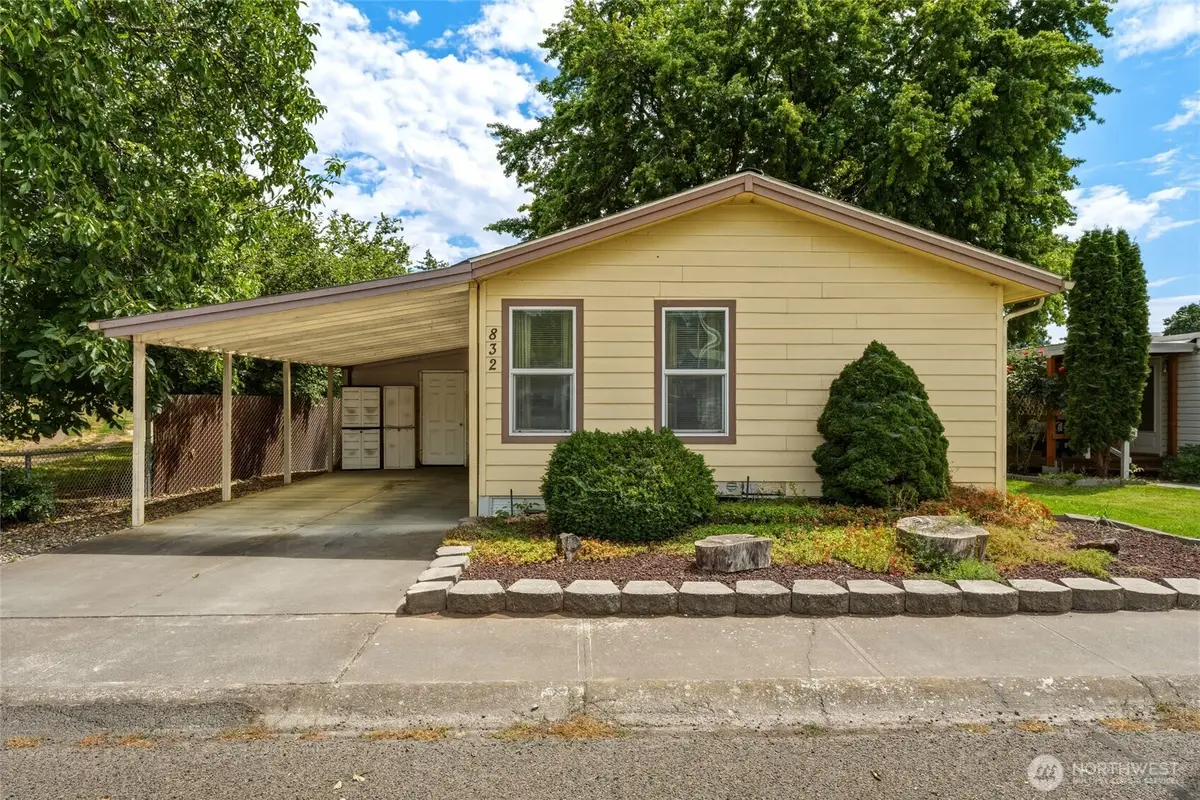 832 SE Scenic View Drive, College Place, WA 99324 - #1