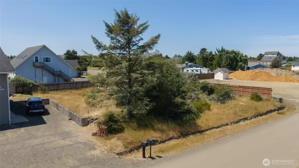 963 Silver King Avenue Se #4, Ocean Shores, WA 98569